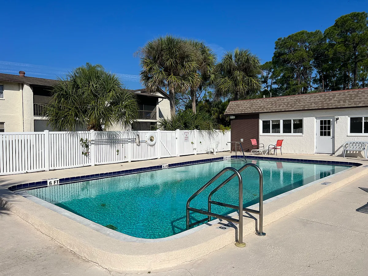 Building Photo - 5521 Bay Blvd #105