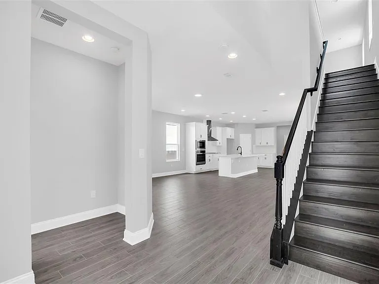 12743 Brodlove Ln — Photo 2