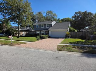 707 Rollingwood Ln, Valrico, FL 33594