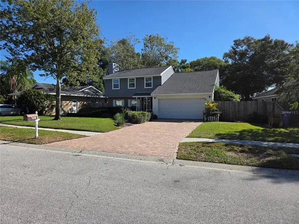 707 Rollingwood Ln, Valrico, FL 33594