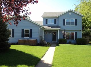 111 N 3rd St, Colona, IL