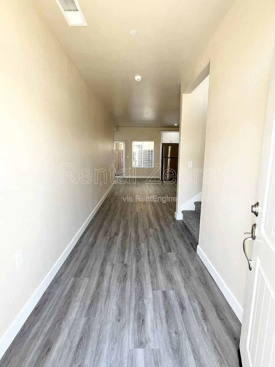 Building Photo - 1353 Carlsbad Dr