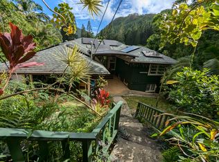 2752 Waiomao Rd, Honolulu, HI 96816