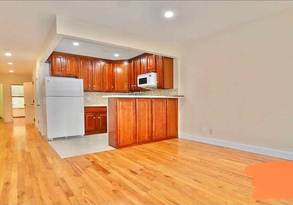 1st image of 387 8th Ave #L1