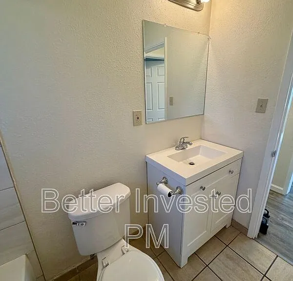 212 Ford St #7 — Photo 13