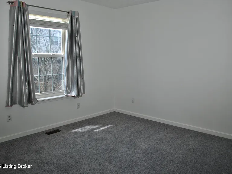 4118 Hickoryview Dr — Photo 21