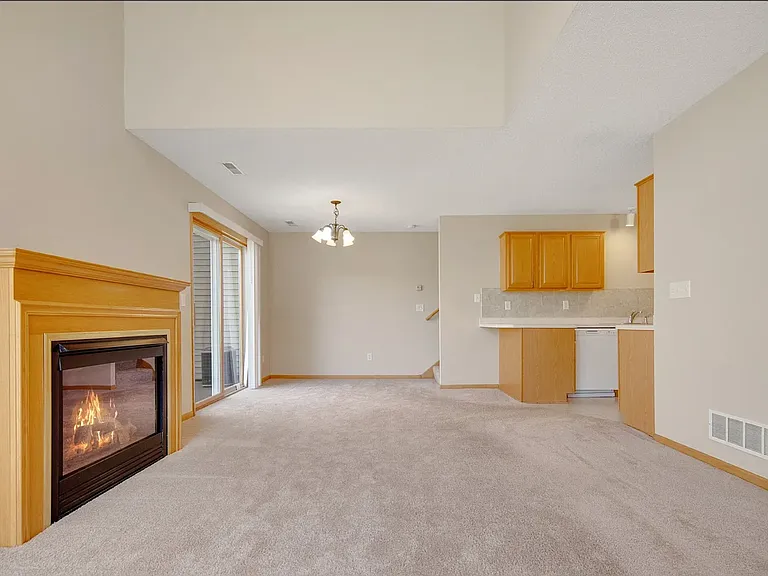601 Meadow Ln — Photo 6