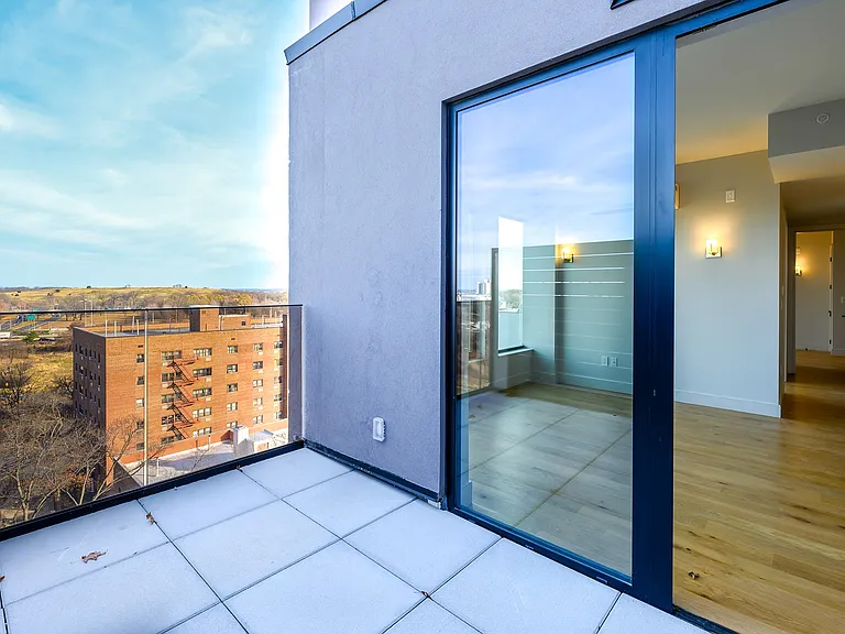 1890 Pelham Pkwy S #9C — Photo 3