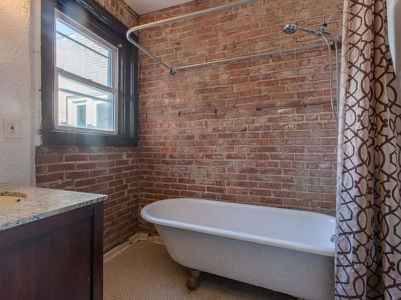 3rd image of 500 Gladstone Blvd #15