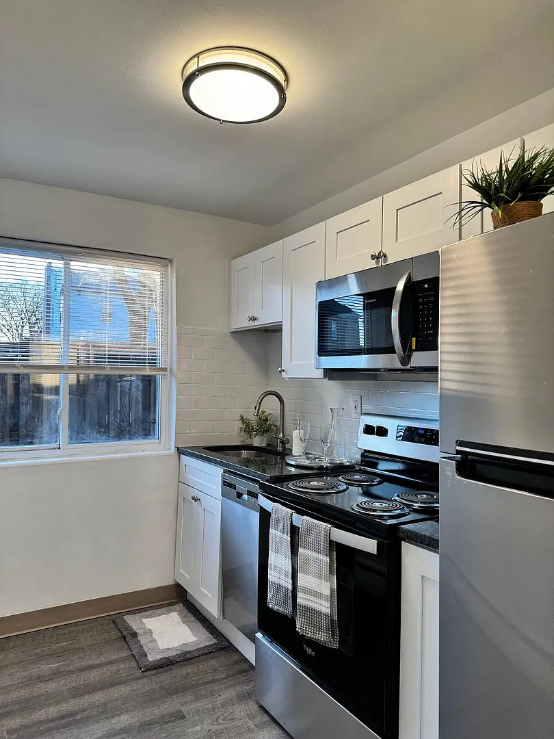 Regency Terrace — Photo 2