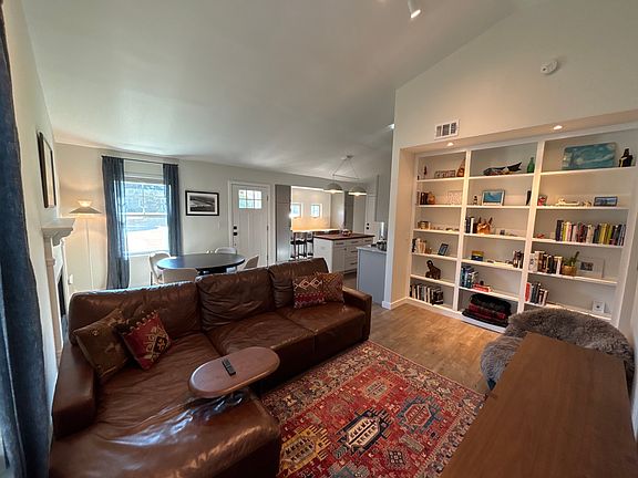 2nd image of 1208 Decoy Ct