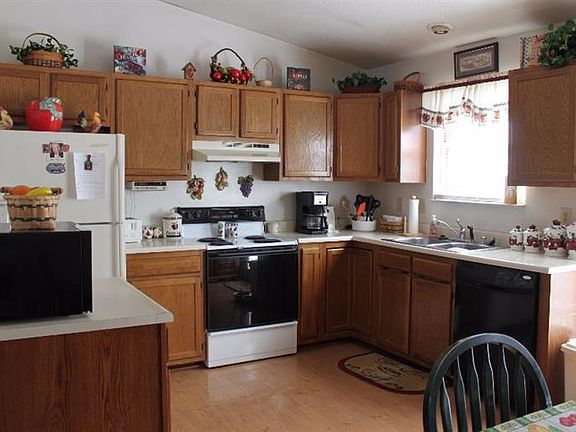 4th image of 17 Maplewood Ct