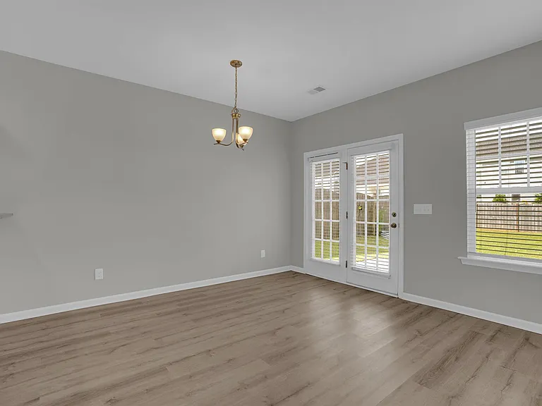 1106 Bergenfield Ln — Photo 10