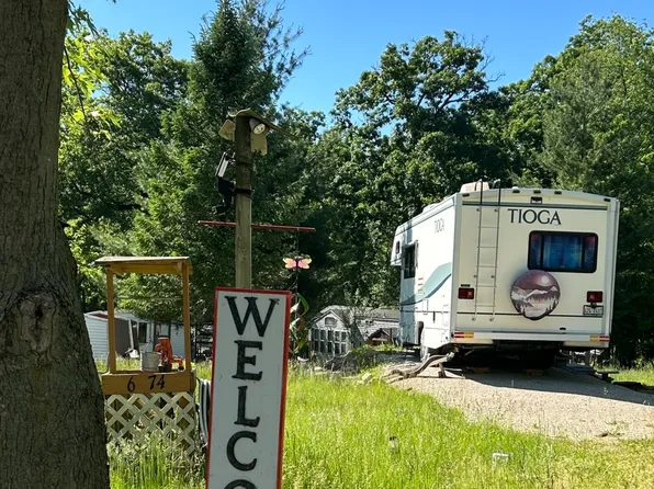 6-74 Woodhaven Lakes, Sublette, IL 61367