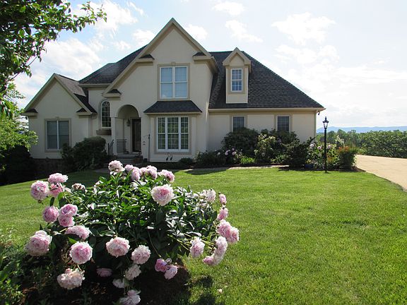 2nd image of 3 Meadow Heights Ln