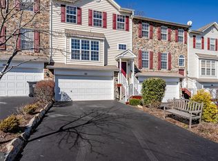 216 Yorktown Ct, Malvern, PA 19355