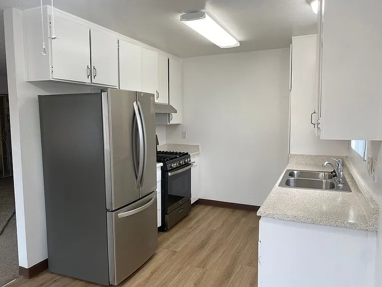 832 Grand Ave — Photo 1