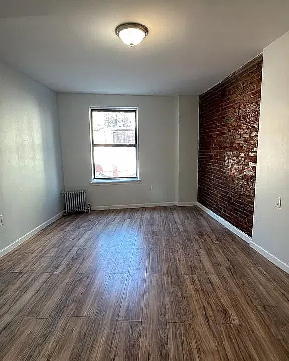 1690 Clay Ave #3