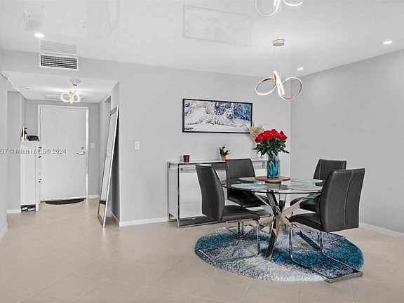 3rd image of 2500 Parkview Dr APT 1511
