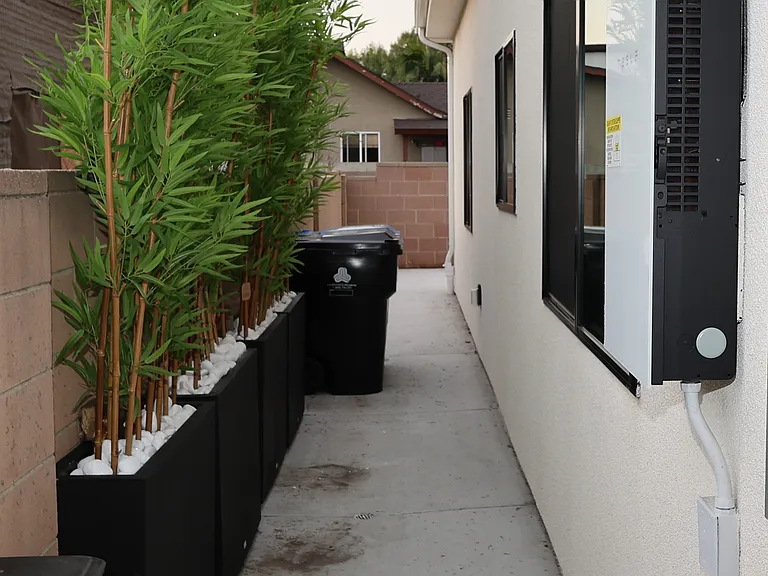 Recycle bin and solid waste