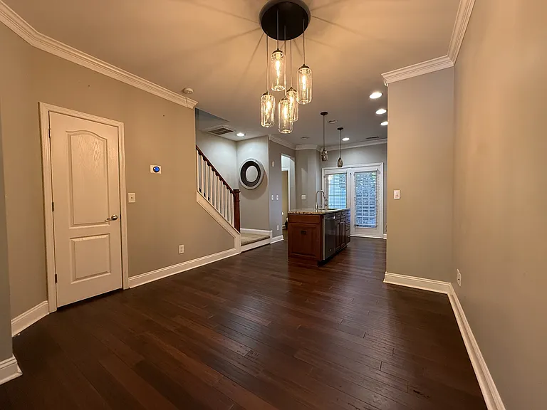 357 Hurston Cir — Photo 3