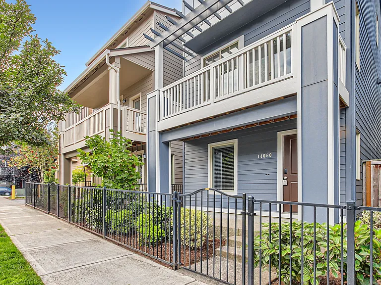 14060 SW Compass Dr — Photo 2