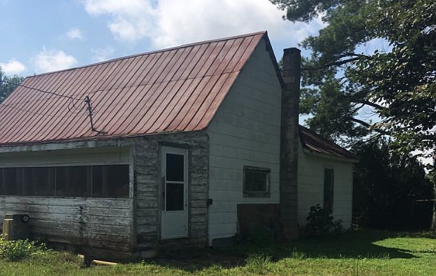 2nd image of 1710 Bearmeat Rd