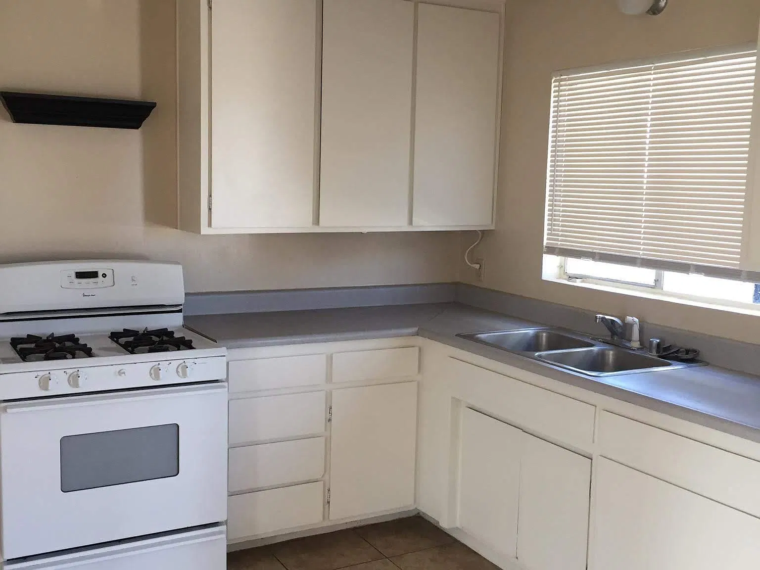 2 bed, 808 sqft, $1,200 — Photo 4