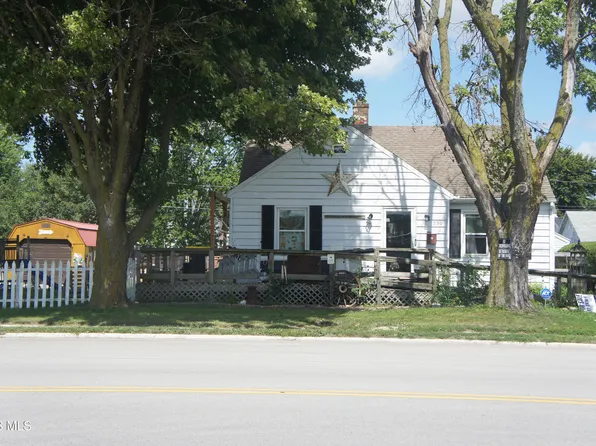 330 W Lytle St, Fostoria, OH 44830
