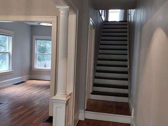 2nd image of 7809 Franklin Blvd