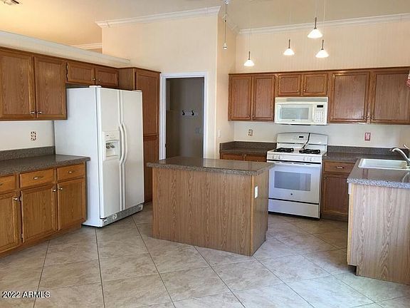 5th image of 3342 E Wahalla Ln