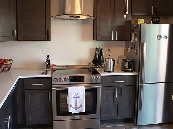 4th image of 22 Heritage Dr
