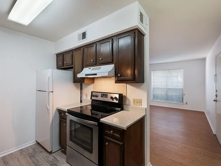 305 W Woodlawn Ave #103 — Photo 10