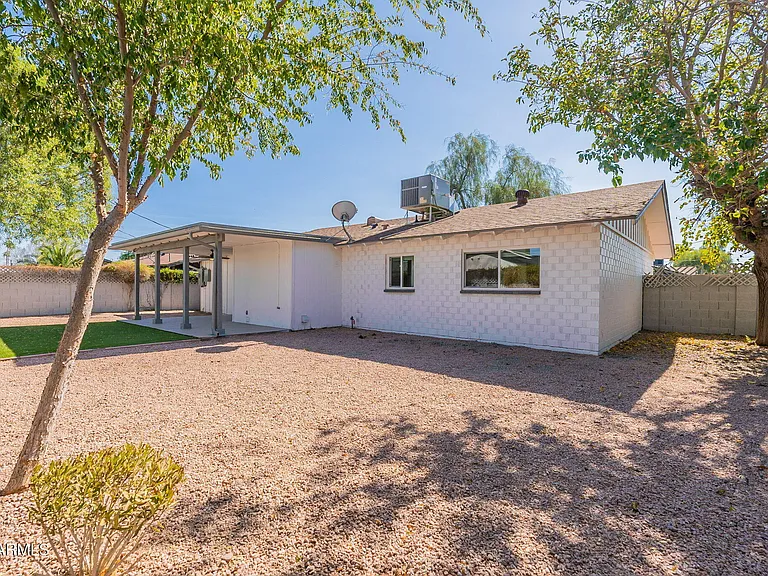 8202 E Piccadilly Rd — Photo 32