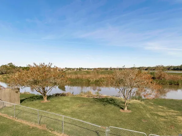 10272 Lake Park Ave, Gonzales, LA 70737