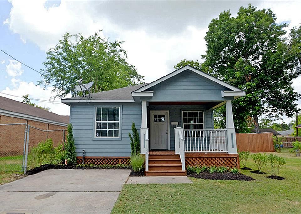 1st image of 1311 E 32nd 1/2 St