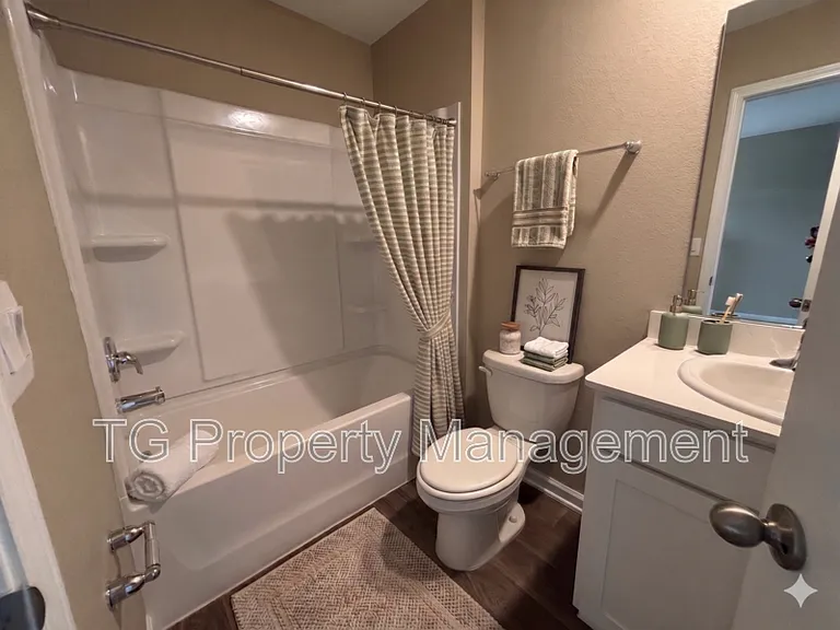 903 Rivertree Pl — Photo 23