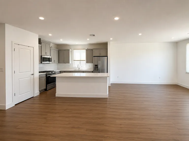 2020 Petunia Dr — Photo 6