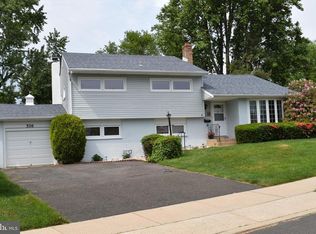 516 Oxford Rd, Morrisville, PA 19067