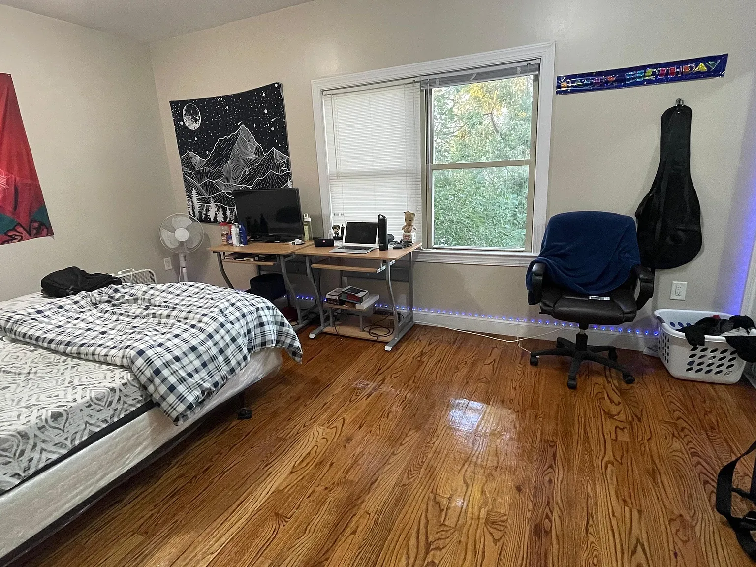4 bed, 1400 sqft, $4,099 — Photo 4