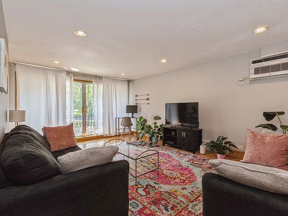 4th image of 4136 N California Ave Unit 103