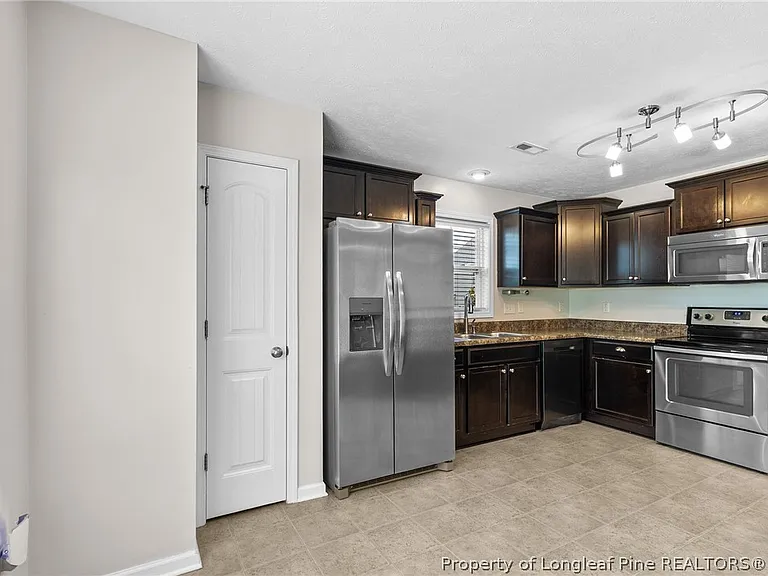 44 Schoomaker Ct — Photo 9