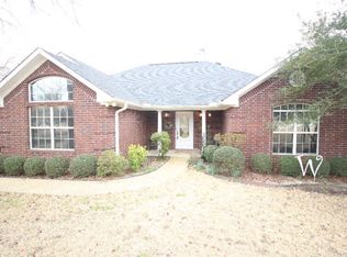1235 Oak Tree Dr, Athens, TX 75751