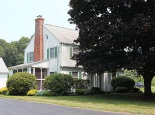18 Hills St, Manchester, CT 06040