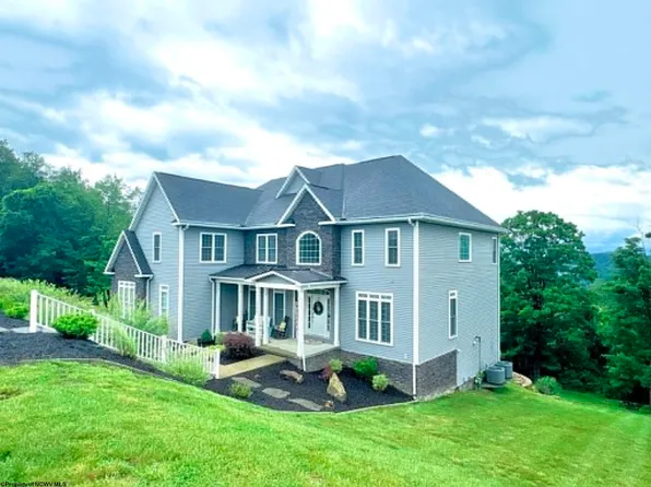111 David Daniels Dr, Fairmont, WV 26554