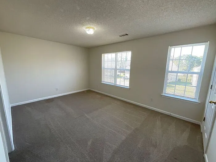 1608 Hallmark Hills Dr — Photo 15