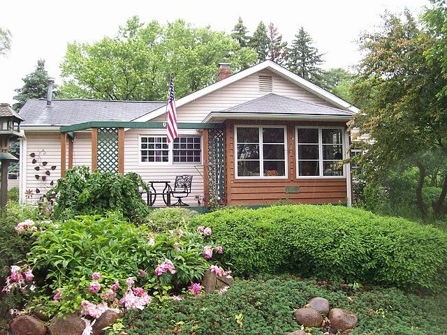 1st image of 25271 W Greenview Ave