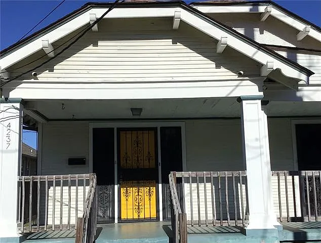 4237 General Pershing St — Photo 12
