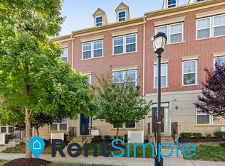 7884 Crescent Park Dr, Gainesville, VA 20155