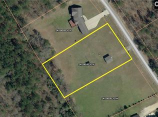 735 Cross Ln, Camden, SC 29020